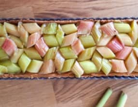 Tarte à la rhubarbe gourmande et acidulée