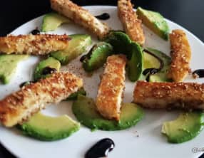 Frites d'halloumi et avocat
