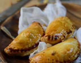 Chaussons ricotta, épinard et pignons