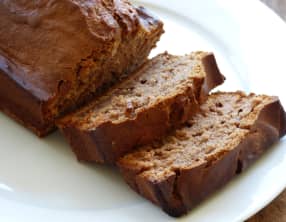 Banana bread aux noisettes et au chocolat