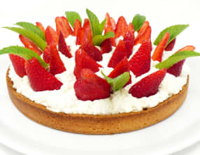 Tarte aux fraises, crème d'amande et chantilly mascarpone vanillée