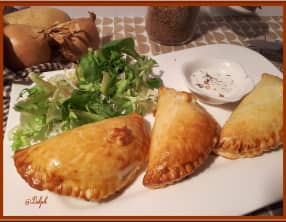 Pierojki, petits croissants farcis boeuf et pommes de terre