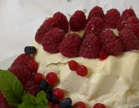 Bavarois au citron, gingembre et fruits rouges