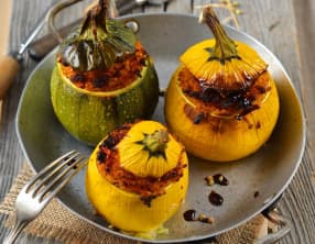 Courgettes rondes farcies à la semoule et tomate