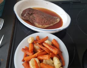 Magret de canard au miel et au thym avec carottes et navets glacés