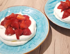Pavlova au citron et fraises