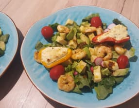Salade healthy aux poivrons farcis et crevettes
