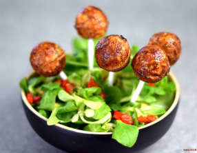 Billes apéritives de poisson en sucette