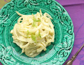 Salade de fenouil en sauce de pistache