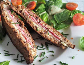 Croque-monsieur avec sauce