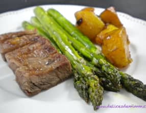 Asperges rôties à l’ail