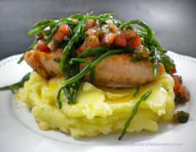 Pavé de saumon, sauce vierge aux salicornes