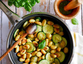 Gnocchi courgettes basilic