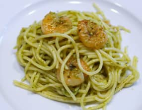 Pâtes aux Crevettes et Sauce Pesto Maison