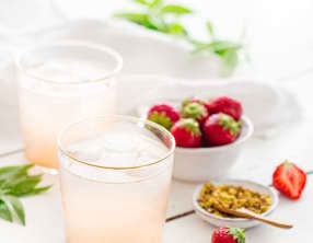 Sirop de rhubarbe et fraise zéro déchet