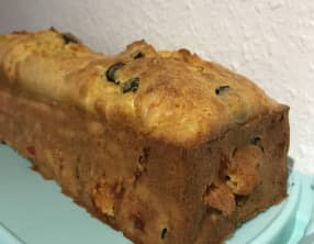 Cake olives noires, tomate et chèvre