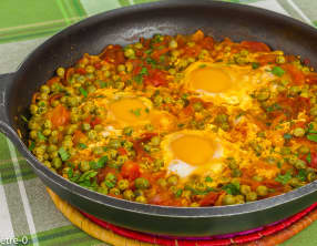 Tajine de petits pois aux œufs