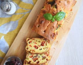 Cake ricotta poivrons olives noires