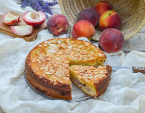 Gâteau fondant aux pêches
