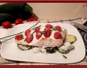 Saumon au lait de coco sur lit de Courgette