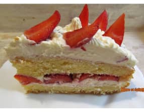 Gâteau facile aux fraises et à la Chantilly