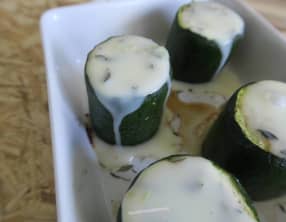 Quartiers de courgette aux câpres et cancoillotte