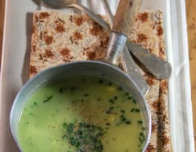Velouté de courgette au fromage frais et ciboulette