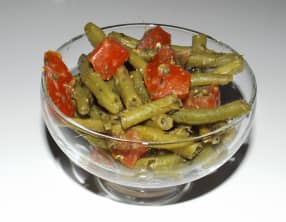 Salade de haricots verts, tomates et pesto de plantain