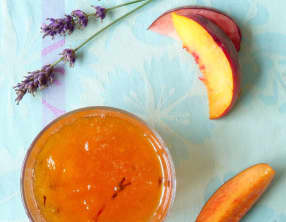 Confiture nectarines et lavande