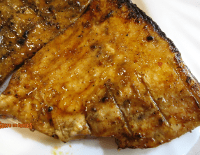 Steaks d'espadon grillés aux épices