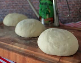 Vraie pâte à pizza