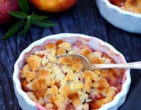 Crumble Pêche Verveine Romarin