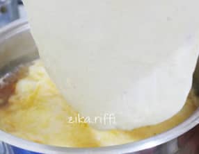 Pâtes fraîches cuites dans une sauce aux légumes et viande confite