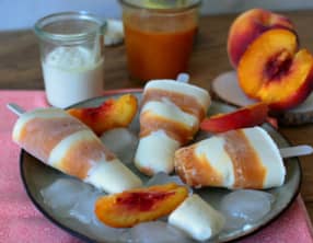 Esquimaux glacés crémeux à la pêche et au yaourt