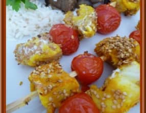 Brochettes de cabillaud au curcuma et sésame