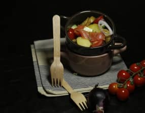 Salade de pommes de terre rôties saumon fumé tomates et concombre