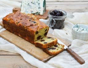 Cake aux olives et au roquefort