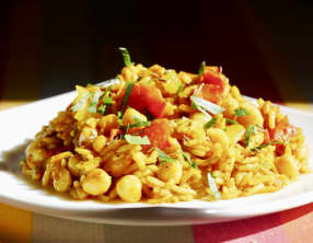 Riz basmati , pois chiches, tomates, épices, cuisson pilaf