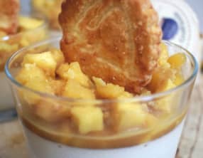 Panna cotta au caramel beurre salé et ses pommes caramélisées