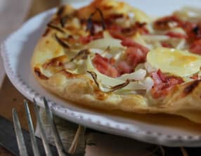 Flammekueche au chèvre et miel