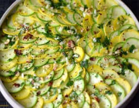 Carpaccio de courgettes aux noisettes
