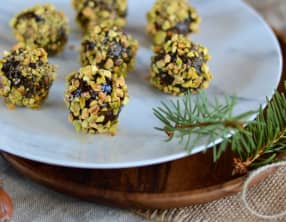 Collation énergétique aux dattes et pistaches