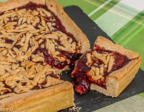 Mderbel, gâteau algérien à la confiture de fruits rouges