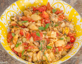 Salade de moules aux pommes de terre et tomates