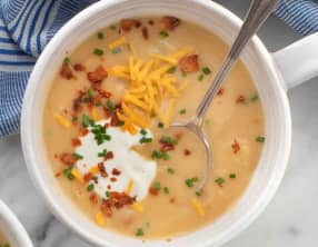 Soupe de pommes de terre et haricots secs