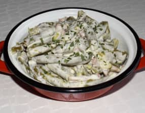 Haricots verts aux lardons et au fromage à l'ail et aux fines herbes