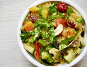 Ma salade Lisa, légumes de saison, fruits secs et oléagineux