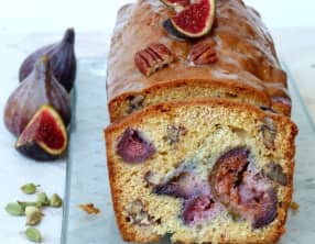 Cake d'automne aux figues, cardamome et noix de pécan
