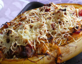 Courge spaghetti farcie à la chair à saucisse