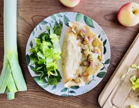 Crêpes poireaux, pommes, brie